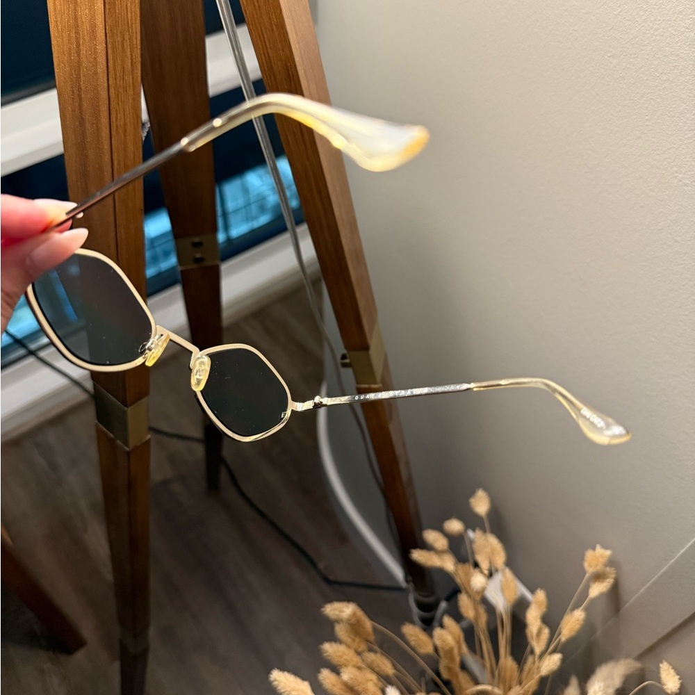 Quay Geometric Sunglasses - Picture 3 of 4